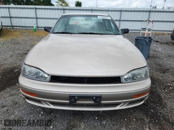 ✅ 1993 Toyota Camry DLX • VIN: 4T1SK11E6PU180747 • Lot: 64990075. Wystawiony na Copart z przebiegiem 109 692 mil. Bezpłatny archiwum sprzedaży aukcyjnych z USA i szczegółowy raport historii pojazdu na DreamBid. Zdjęcie 5.