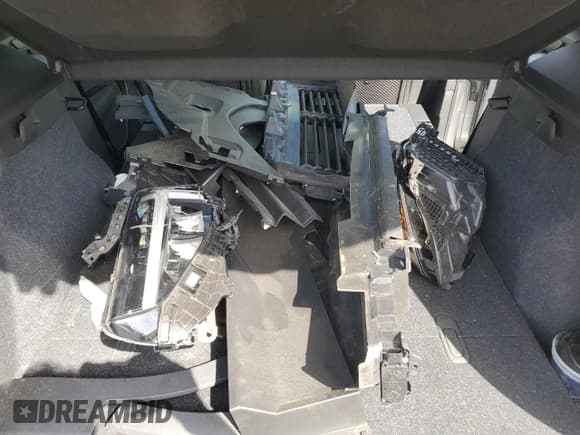 ✅ 2023 Volvo XC40 Plus • VIN: YV4ED3UL7P2958600 • Lot: 69837165. Wystawiony na Copart z przebiegiem 8 962 mil. Bezpłatny archiwum sprzedaży aukcyjnych z USA i szczegółowy raport historii pojazdu na DreamBid. Zdjęcie 12.