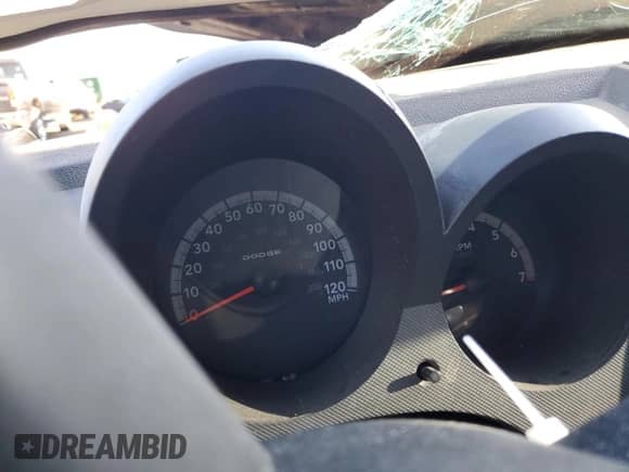 2007 Dodge Nitro SXT z VIN 1D8GU28K67W729293, wystawiony jako Copart lot #74600814 z przebiegiem Nie podano mil oraz Szkoda całkowita • Salvage title. Historia ofert i sprzedaży dostępna na DreamBid. Obrazek 9.