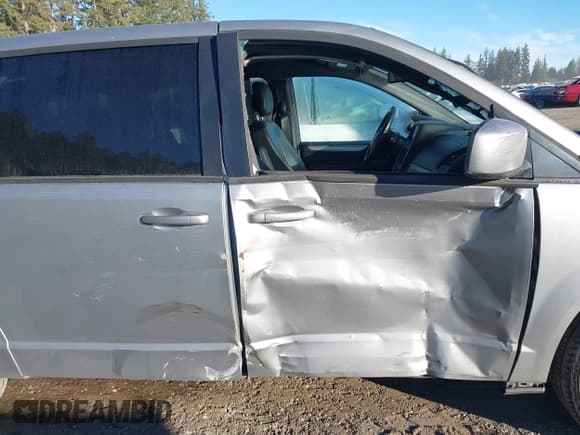 ✅ 2018 Dodge Grand Caravan GT • VIN: 2C4RDGEG4JR195487 • Lot: 43461386. Wystawiony na IAAI z przebiegiem 157 407 mil. Bezpłatny archiwum sprzedaży aukcyjnych z USA i szczegółowy raport historii pojazdu na DreamBid. Zdjęcie 6.