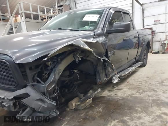 ✅ 2016 Ram 1500 Tradesman • VIN: 1C6RR7FT7GS302611 • Lot: 43439411. Wystawiony na IAAI z przebiegiem 142 996 mil. Bezpłatny archiwum sprzedaży aukcyjnych z USA i szczegółowy raport historii pojazdu na DreamBid. Zdjęcie 6.