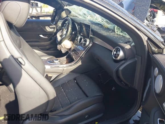 ✅ 2023 Mercedes-Benz C 300 • VIN: W1KWJ8DB9PG118797 • Lot: 42484011. Wystawiony na IAAI z przebiegiem 20 367 mil. Bezpłatny archiwum sprzedaży aukcyjnych z USA i szczegółowy raport historii pojazdu na DreamBid. Zdjęcie 5.
