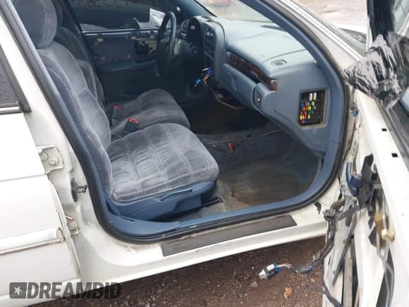 ✅ 1996 Chevrolet Lumina • VIN: 2G1WL52M7T9156358 • Лот: 43753583. Опубликован ранее на IAAI с пробегом 196 587 миль. Бесплатный доступ к архиву аукционных продаж из США и подробный отчёт об истории автомобиля на DreamBid. Изображение 5.