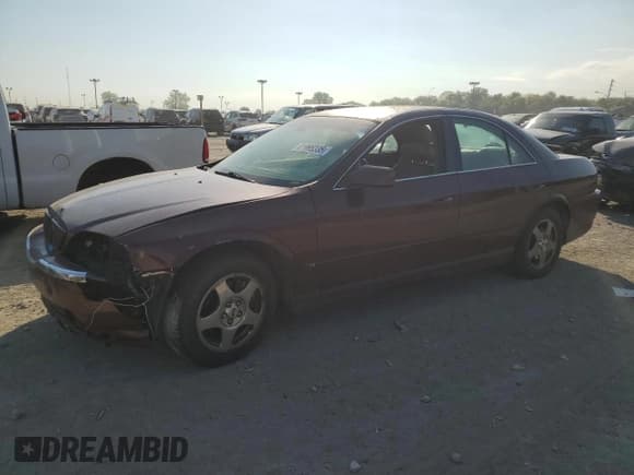 ✅ 2000 Lincoln LS • VIN: 1LNHM86S0YY919634 • Lot: 81995335. Wystawiony na Copart z przebiegiem 173 601 mil. Bezpłatny archiwum sprzedaży aukcyjnych z USA i szczegółowy raport historii pojazdu na DreamBid. Zdjęcie 1.