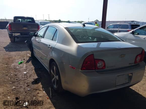 2012 Chevrolet Malibu 1LT z VIN 1G1ZC5EU4CF397391, wystawiony jako IAAI lot #42925839 z przebiegiem 70 327 mil mil oraz . Historia ofert i sprzedaży dostępna na DreamBid. Obrazek 3.