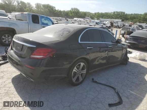 ✅ 2020 Mercedes-Benz E 350 • VIN: W1KZF8DBXLA827458 • Lot: 57173505. Listed on Copart with 37,147 mi. Free auction sales archive from the USA and detailed vehicle history report at DreamBid. Image 3.