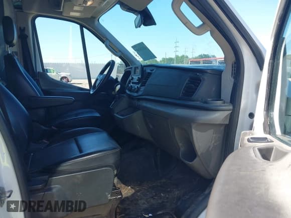 ✅ 2020 Ford Transit Cargo • VIN: 1FTBR1C89LKA80798 • Lot: 42123344. Listed on IAAI with 64,773 mi. Free auction sales archive from the USA and detailed vehicle history report at DreamBid. Image 5.