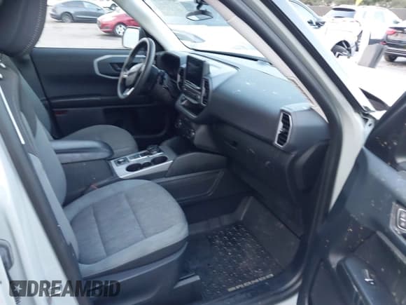 ✅ 2021 Ford Bronco Sport Big Bend • VIN: 3FMCR9B67MRA92170 • Lot: 43697772. Wystawiony na IAAI z przebiegiem 46 325 mil. Bezpłatny archiwum sprzedaży aukcyjnych z USA i szczegółowy raport historii pojazdu na DreamBid. Zdjęcie 5.