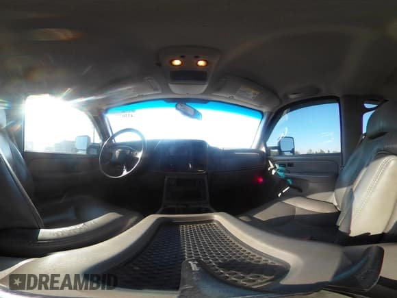 ✅ 2005 Chevrolet Silverado 2500HD LS • VIN: 1GCHK232X5F834481 • Lot: 43302751. Wystawiony na IAAI z przebiegiem 196 320 mil. Bezpłatny archiwum sprzedaży aukcyjnych z USA i szczegółowy raport historii pojazdu na DreamBid. Zdjęcie 19.