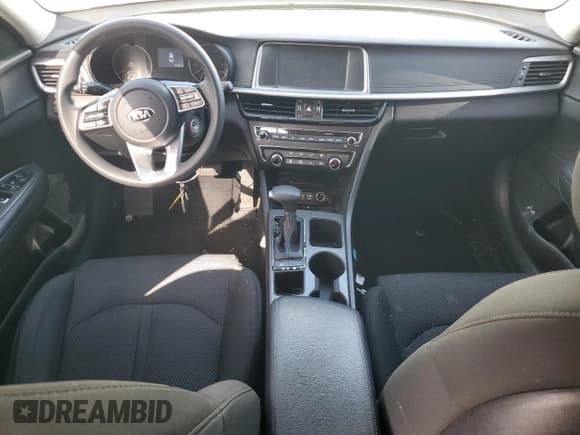 ✅ 2020 Kia Optima LX • VIN: 5XXGT4L36LG433280 • Lot: 52545835. Wystawiony na Copart z przebiegiem 81 341 mil. Bezpłatny archiwum sprzedaży aukcyjnych z USA i szczegółowy raport historii pojazdu na DreamBid. Zdjęcie 8.