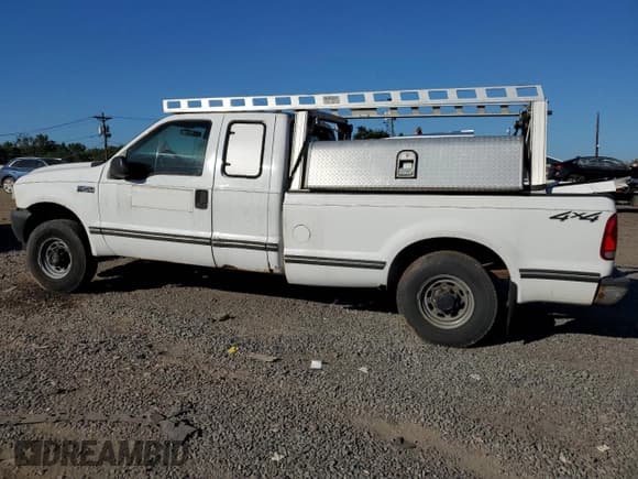 ✅ 2001 Ford F-250 XL • VIN: 1FTNX21L31EC32313 • Lot: 68481624. Listed on Copart with 131,581 mi. Free auction sales archive from the USA and detailed vehicle history report at DreamBid. Image 2.