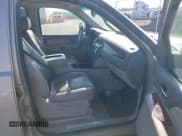 ✅ 2009 Chevrolet Suburban 2LT • VIN: 1GNFK26389R190745 • Lot: 43252001. Wystawiony na IAAI z przebiegiem 238 572 mil. Bezpłatny archiwum sprzedaży aukcyjnych z USA i szczegółowy raport historii pojazdu na DreamBid. Zdjęcie 5.