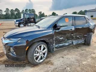 2019 Chevrolet Blazer Premier z VIN 3GNKBFRS2KS696163, wystawiony jako Copart lot #82063805 z przebiegiem Nie podano mil oraz Czysty tytuł • Clean title. Historia ofert i sprzedaży dostępna na DreamBid. Obrazek 1.