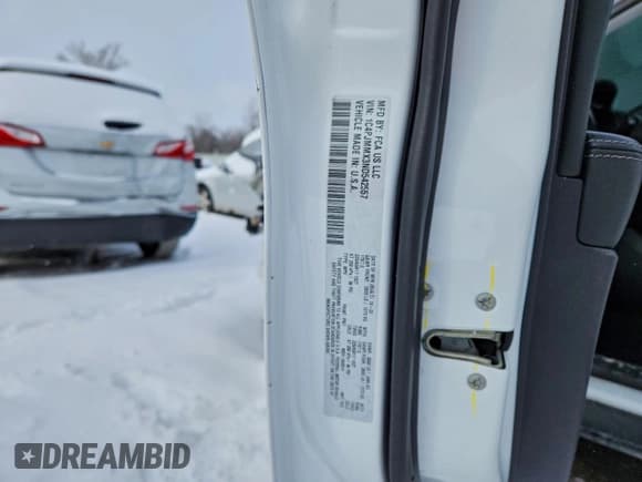 ✅ 2022 Jeep Cherokee Latitude Lux • VIN: 1C4PJMMX3ND542557 • Lot: 94319065. Wystawiony na Copart z przebiegiem 19 787 mil. Bezpłatny archiwum sprzedaży aukcyjnych z USA i szczegółowy raport historii pojazdu na DreamBid. Zdjęcie 14.