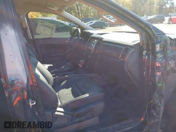 ✅ 2019 Ford Ranger Lariat • VIN: 1FTER4FH0KLB17790 • Lot: 43456261. Wystawiony na IAAI z przebiegiem 87 522 mil. Bezpłatny archiwum sprzedaży aukcyjnych z USA i szczegółowy raport historii pojazdu na DreamBid. Zdjęcie 5.