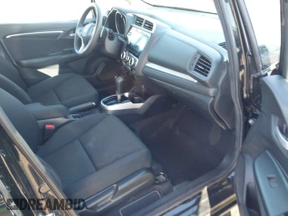 ✅ 2019 Honda Fit EX • VIN: 3HGGK5H86KM745157 • Lot: 43765182. Listed on IAAI with 72,498 mi. Free auction sales archive from the USA and detailed vehicle history report at DreamBid. Image 5.