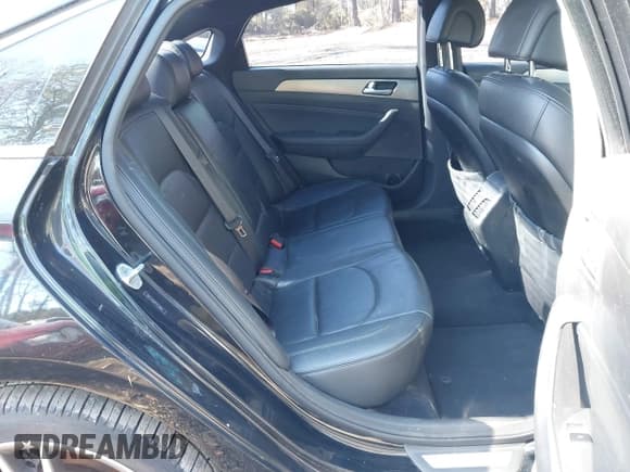 ✅ 2015 Hyundai Sonata Sport • VIN: 5NPE34AB6FH110664 • Lot: 43679361. Wystawiony na IAAI z przebiegiem Nie podano. Bezpłatny archiwum sprzedaży aukcyjnych z USA i szczegółowy raport historii pojazdu na DreamBid. Zdjęcie 8.