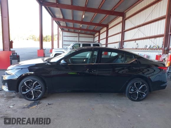 ✅ 2025 Nissan Altima SR • VIN: 1N4BL4CWXSN406192 • Лот: 43526950. Опубликован ранее на IAAI с пробегом 1 216 миль. Бесплатный доступ к архиву аукционных продаж из США и подробный отчёт об истории автомобиля на DreamBid. Изображение 14.