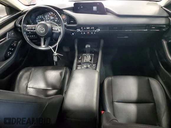 ✅ 2020 Mazda 3 Premium • VIN: JM1BPAEM1L1169495 • Лот: 41499405. Опубликован ранее на Copart с пробегом 54 059 миль. Бесплатный доступ к архиву аукционных продаж из США и подробный отчёт об истории автомобиля на DreamBid. Изображение 8.