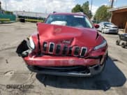 ✅ 2017 Jeep Cherokee Latitude • VIN: 1C4PJMCB3HW556828 • Lot: 81322265. Wystawiony na Copart z przebiegiem 73 424 mil. Bezpłatny archiwum sprzedaży aukcyjnych z USA i szczegółowy raport historii pojazdu na DreamBid. Zdjęcie 5.