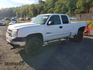 ✅ 2006 Chevrolet Silverado 2500HD LT1 • VIN: 1GCHK29D26E247336 • Lot: 92932585. Wystawiony na Copart z przebiegiem 320 091 mil. Bezpłatny archiwum sprzedaży aukcyjnych z USA i szczegółowy raport historii pojazdu na DreamBid. Zdjęcie 1.