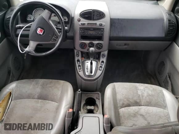 2005 Saturn VUE z VIN 5GZCZ53495S814043, wystawiony jako Copart lot #50958264 z przebiegiem 183 442 mil mil oraz Nie do naprawy • Non repairable. Historia ofert i sprzedaży dostępna na DreamBid. Obrazek 8.