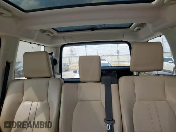 ✅ 2015 Land Rover LR4 HSE • VIN: SALAG2V61FA774262 • Lot: 51771625. Listed on Copart with 112,796 mi. Free auction sales archive from the USA and detailed vehicle history report at DreamBid. Image 10.