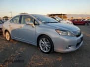 ✅ 2010 Lexus HS 250h • VIN: JTHBB1BA1A2013228 • Лот: 83495514. Опубликован ранее на Copart с пробегом 139 723 миль. Бесплатный доступ к архиву аукционных продаж из США и подробный отчёт об истории автомобиля на DreamBid. Изображение 4.
