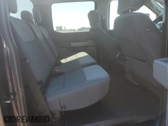 ✅ 2021 Ford F-150 XLT • VIN: 1FTEW1EP8MFB48853 • Lot: 71265855. Wystawiony na Copart z przebiegiem 89 136 mil. Bezpłatny archiwum sprzedaży aukcyjnych z USA i szczegółowy raport historii pojazdu na DreamBid. Zdjęcie 10.