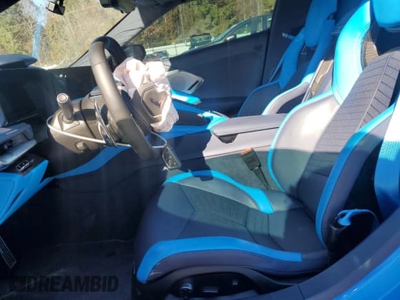 ✅ 2023 Chevrolet Corvette 3LT • VIN: 1G1YC3D43P5141157 • Лот: 93428105. Опубликован ранее на Copart с пробегом 7 549 миль. Бесплатный доступ к архиву аукционных продаж из США и подробный отчёт об истории автомобиля на DreamBid. Изображение 7.