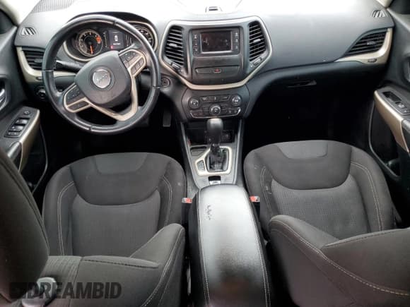 ✅ 2017 Jeep Cherokee Latitude • VIN: 1C4PJLCB4HD240604 • Lot: 86181755. Wystawiony na Copart z przebiegiem 136 832 mil. Bezpłatny archiwum sprzedaży aukcyjnych z USA i szczegółowy raport historii pojazdu na DreamBid. Zdjęcie 8.