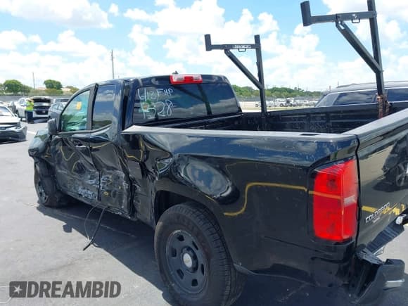 ✅ 2019 Chevrolet Colorado 2WD Work Truck • VIN: 1GCHSBEA7K1241528 • Lot: 42530288. Wystawiony na IAAI z przebiegiem 99 798 mil. Bezpłatny archiwum sprzedaży aukcyjnych z USA i szczegółowy raport historii pojazdu na DreamBid. Zdjęcie 6.