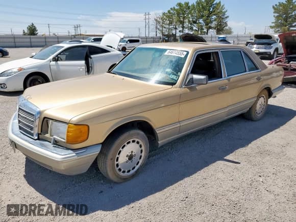 ✅ 1986 Mercedes-Benz 420 SEL • VIN: WDBCA35D2GA215454 • Lot: 64614555. Wystawiony na Copart z przebiegiem 161 617 mil. Bezpłatny archiwum sprzedaży aukcyjnych z USA i szczegółowy raport historii pojazdu na DreamBid. Zdjęcie 1.