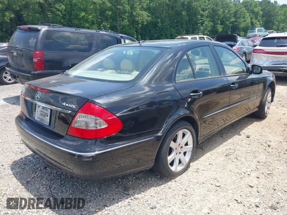 ✅ 2007 Mercedes-Benz E 350 • VIN: WDBUF87X67B122439 • Lot: 42622493. Listed on IAAI with Not provided. Free auction sales archive from the USA and detailed vehicle history report at DreamBid. Image 4.