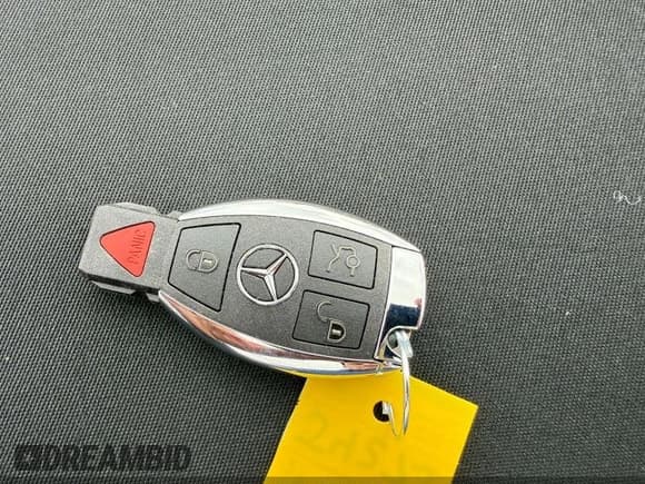 ✅ 2018 Mercedes-Benz C 300 • VIN: WDDWK4JB7JF621901 • Lot: 43612727. Wystawiony na IAAI z przebiegiem 90 324 mil. Bezpłatny archiwum sprzedaży aukcyjnych z USA i szczegółowy raport historii pojazdu na DreamBid. Zdjęcie 11.