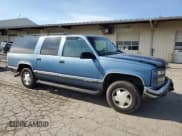 ✅ 1997 GMC Suburban • VIN: 1GKFK16R7VJ707618 • Lot: 49882035. Wystawiony na Copart z przebiegiem 317 771 mil. Bezpłatny archiwum sprzedaży aukcyjnych z USA i szczegółowy raport historii pojazdu na DreamBid. Zdjęcie 4.