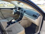 ✅ 2014 Volkswagen Passat SE • VIN: 1VWBP7A37EC012980 • Lot: 42172477. Wystawiony na IAAI z przebiegiem 111 525 mil. Bezpłatny archiwum sprzedaży aukcyjnych z USA i szczegółowy raport historii pojazdu na DreamBid. Zdjęcie 5.