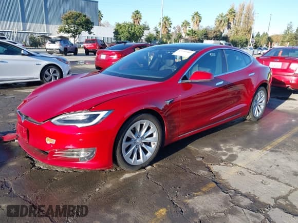 ✅ 2018 Tesla Model S 75D • VIN: 5YJSA1E24JF293359 • Lot: 43749965. Listed on IAAI with 69,801 mi. Free auction sales archive from the USA and detailed vehicle history report at DreamBid. Image 17.