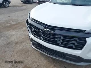 ✅ 2026 Chevrolet Equinox FWD LT • VIN: 3GNAXHEG4TL106731 • Lot: 42861865. Wystawiony na IAAI z przebiegiem 1 379 mil. Bezpłatny archiwum sprzedaży aukcyjnych z USA i szczegółowy raport historii pojazdu na DreamBid. Zdjęcie 6.