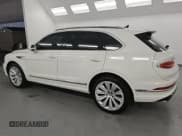 ✅ 2021 Bentley Bentayga V8 • VIN: SJAAM2ZV7MC033604 • Лот: 66681263. Опубликован ранее на Copart с пробегом 35 551 миль. Бесплатный доступ к архиву аукционных продаж из США и подробный отчёт об истории автомобиля на DreamBid. Изображение 2.