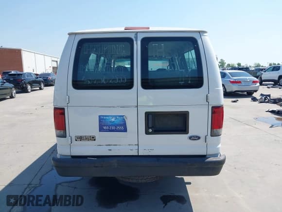✅ 2002 Ford Econoline Passenger XL • VIN: 1FBSS31LX2HA87024 • Лот: 42039916. Опубликован ранее на IAAI с пробегом 137 654 миль. Бесплатный доступ к архиву аукционных продаж из США и подробный отчёт об истории автомобиля на DreamBid. Изображение 17.