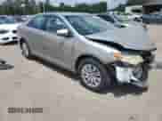 2014 Toyota Camry L z VIN 4T4BF1FK9ER378566, wystawiony jako Copart lot #65263795 z przebiegiem Nie podano mil oraz Szkoda całkowita • Salvage title. Historia ofert i sprzedaży dostępna na DreamBid. Obrazek 4.