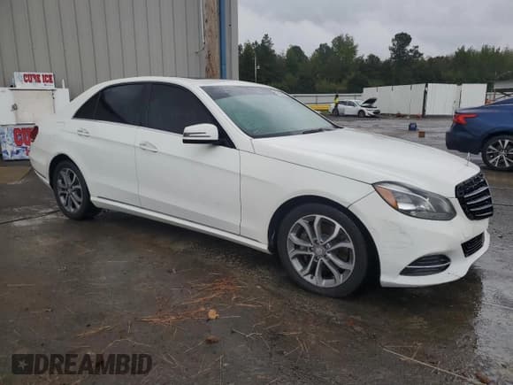 ✅ 2014 Mercedes-Benz E 350 Sport • VIN: WDDHF8JB1EA825522 • Lot: 87469615. Wystawiony na Copart z przebiegiem 157 101 mil. Bezpłatny archiwum sprzedaży aukcyjnych z USA i szczegółowy raport historii pojazdu na DreamBid. Zdjęcie 4.