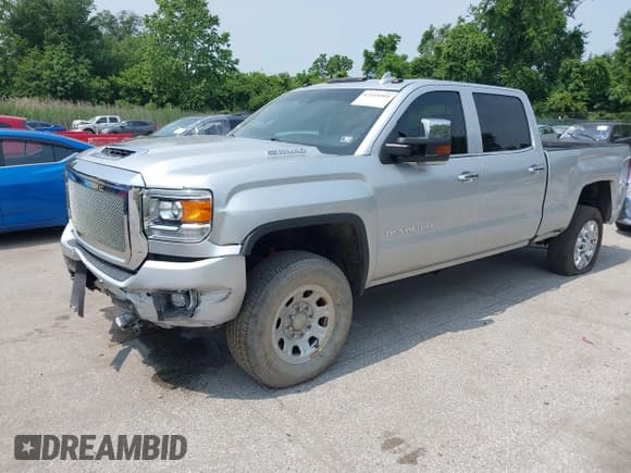✅ 2019 GMC Sierra 2500HD Denali • VIN: 1GT12SEY6KF134729 • Лот: 42418509. Опубликован ранее на IAAI с пробегом 82 520 миль. Бесплатный доступ к архиву аукционных продаж из США и подробный отчёт об истории автомобиля на DreamBid. Изображение 17.