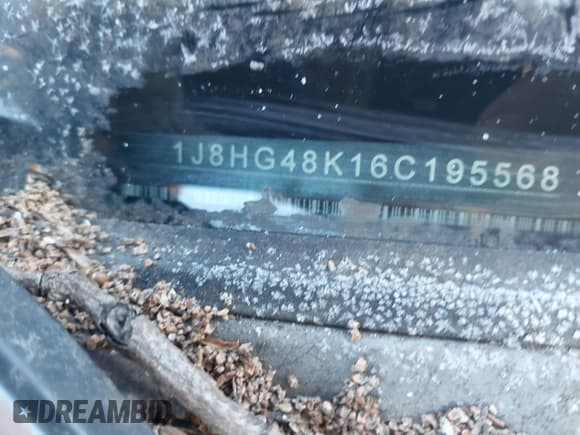 ✅ 2006 Jeep Commander • VIN: 1J8HG48K16C195568 • Лот: 41696034. Опубликован ранее на IAAI с пробегом 189 436 миль. Бесплатный доступ к архиву аукционных продаж из США и подробный отчёт об истории автомобиля на DreamBid. Изображение 9.