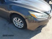 ✅ 2016 Nissan Altima S • VIN: 1N4AL3AP6GN318202 • Lot: 43552301. Listed on IAAI with 195,060 mi. Free auction sales archive from the USA and detailed vehicle history report at DreamBid. Image 6.