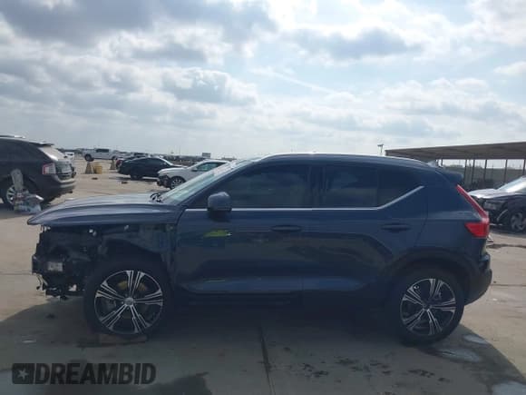 ✅ 2022 Volvo XC40 Inscription • VIN: YV4162UL4N2697409 • Лот: 43710282. Опубликован ранее на IAAI с пробегом 11 350 миль. Бесплатный доступ к архиву аукционных продаж из США и подробный отчёт об истории автомобиля на DreamBid. Изображение 15.
