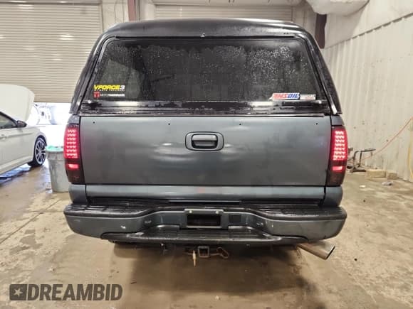 ✅ 2006 GMC Sierra 2500HD Work Truck • VIN: 1GTHK29U36E202986 • Лот: 91885775. Опубликован ранее на Copart с пробегом 208 518 миль. Бесплатный доступ к архиву аукционных продаж из США и подробный отчёт об истории автомобиля на DreamBid. Изображение 6.