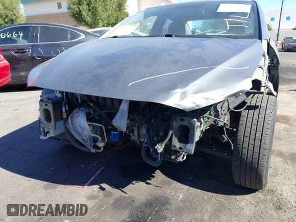 ✅ 2018 Hyundai Elantra SE • VIN: 5NPD74LF1JH299037 • Lot: 43570266. Listed on IAAI with 168,451 mi. Free auction sales archive from the USA and detailed vehicle history report at DreamBid. Image 6.