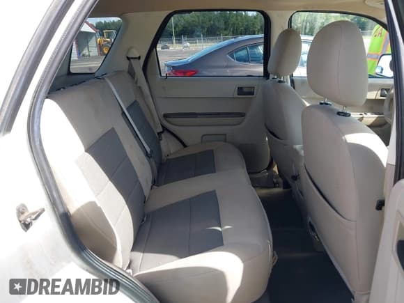 ✅ 2008 Ford Escape Hybrid • VIN: 1FMCU59H88KA49868 • Lot: 43119417. Listed on IAAI with 125,254 mi. Free auction sales archive from the USA and detailed vehicle history report at DreamBid. Image 8.
